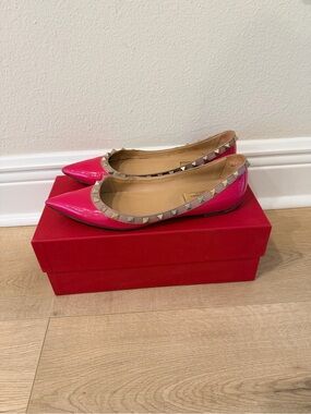 Valentino Garavani Hot Pink Patent Leather Rockstud Pointed Flats